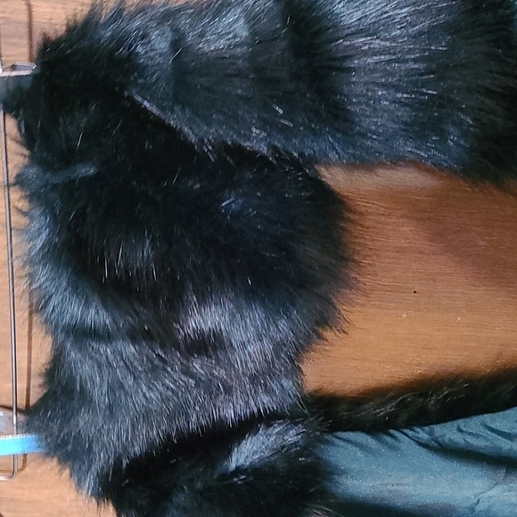 Worthington Faux Fur Wrap NWOT - Picture 1 of 8